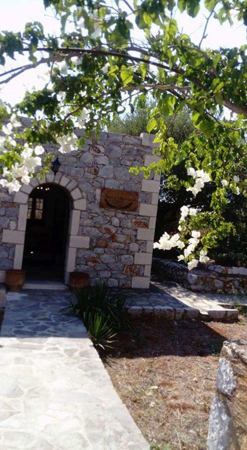 Charouda Stone Tower Daire Pírgos Dhiroú Dış mekan fotoğraf